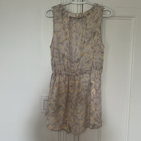 Pastel Floral Romper - Picture 4 of 4